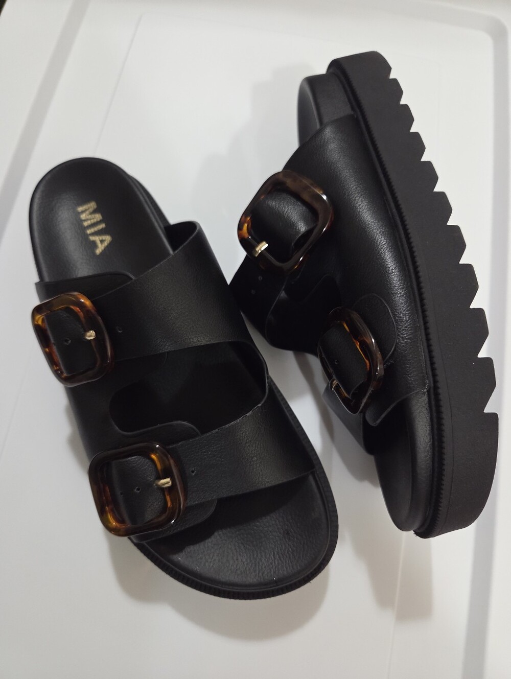 MIA slide sandal black with tortoise buckle 9.5
